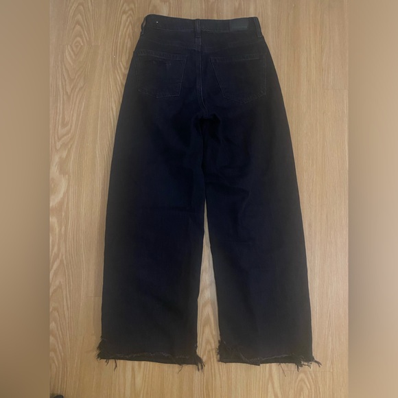 American Eagle Dreamy Drape Stretch Low-Rise Baggy Wide-Leg Jean - Picture 4 of 5